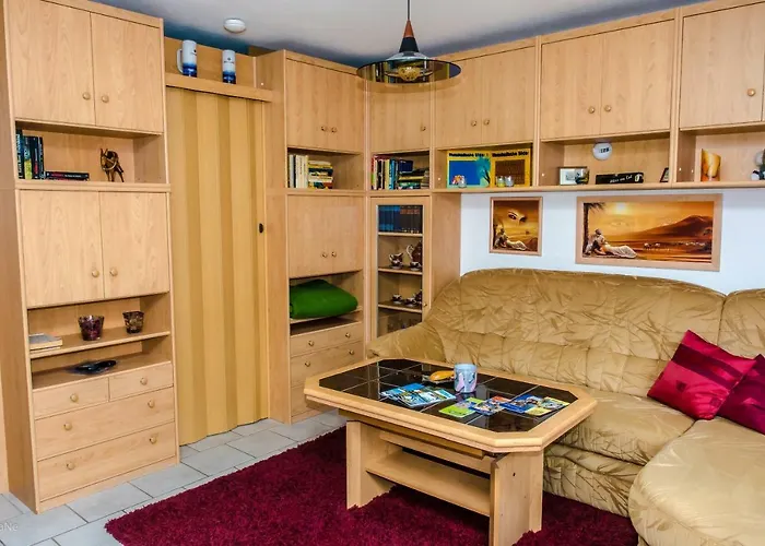 Schoene, Gemuetliche *